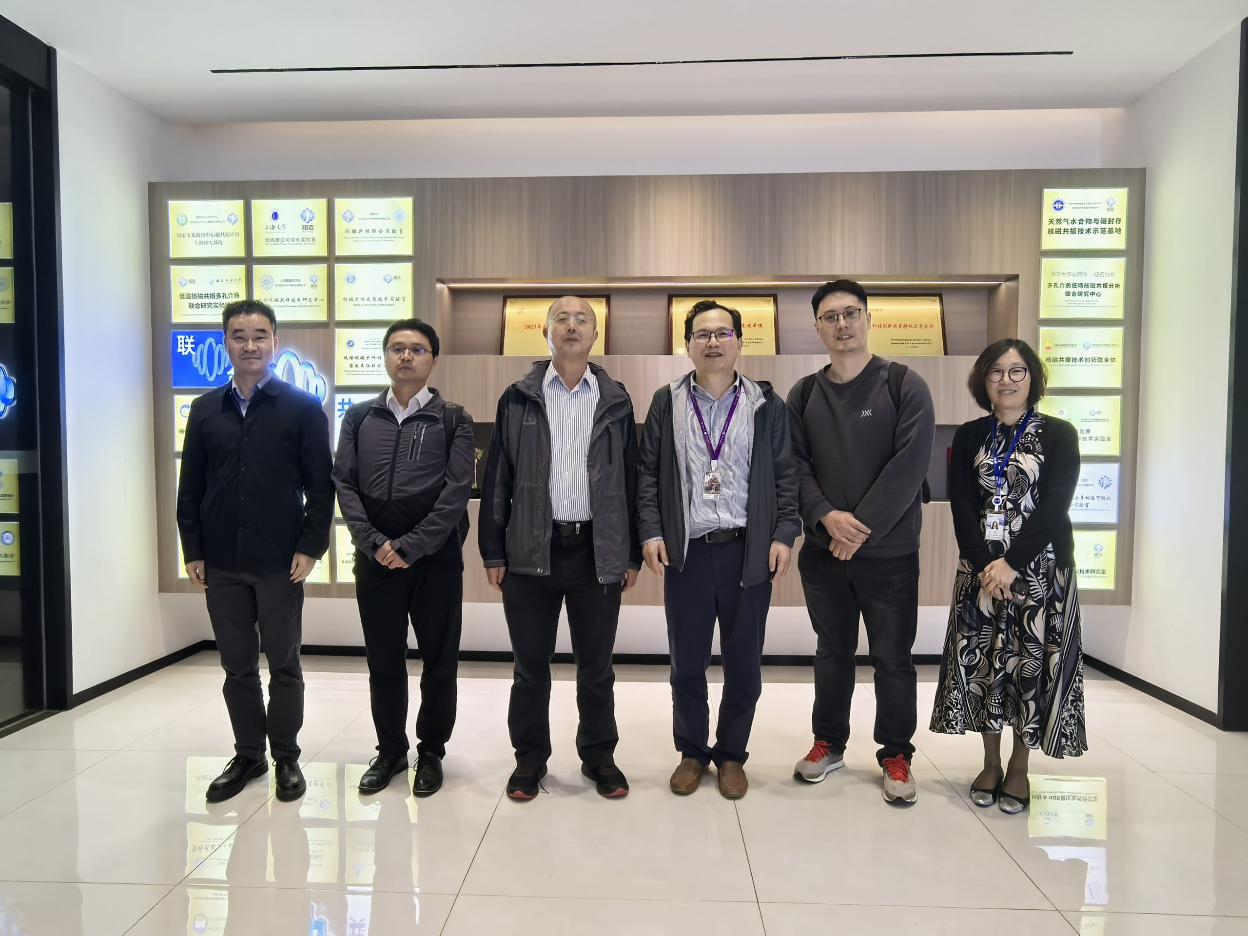 中国石油长城钻探卢毓周高级专家一行到访开云官方站登录入口-开云online（中国）
考察指导！
